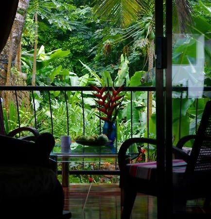 Papayas Self Catering Room Victoria Dış mekan fotoğraf