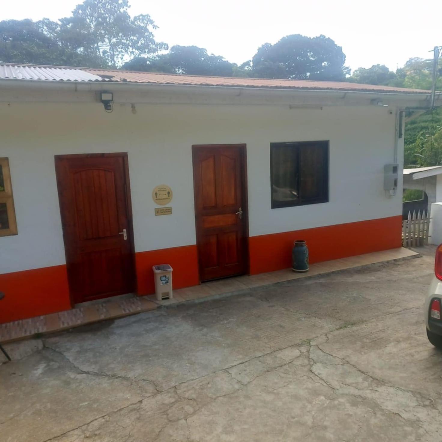 Papayas Self Catering Room Victoria Dış mekan fotoğraf